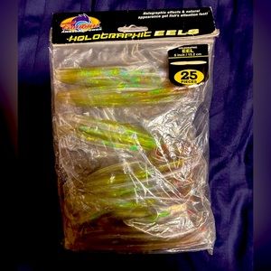 6 INCH FISHING HOLOGRAPHIC EEL BAIT (25) PIECES BRAND NEW. RETAIL $50